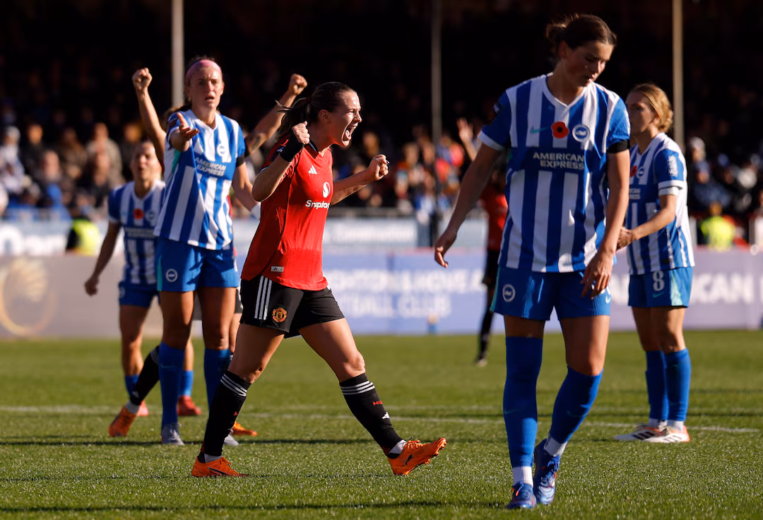 Manchester United Stay Unbeaten with Confident Win Over Brighton